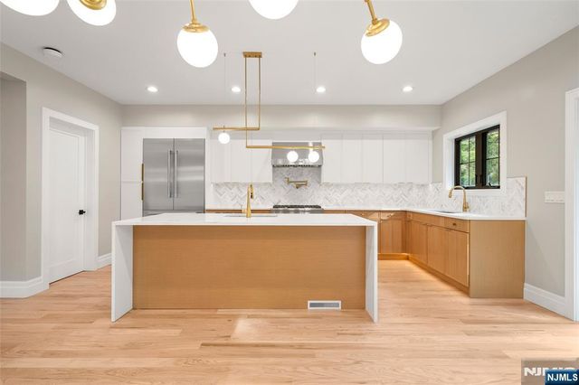 12 Spruce Street, Tenafly, NJ 07670