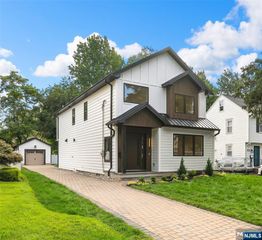 12 Spruce Street, Tenafly, NJ 07670
