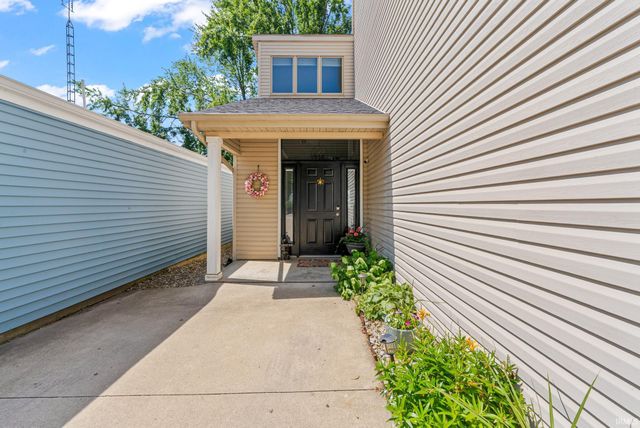 2624 E Stalf Road, Columbia City, IN 46725