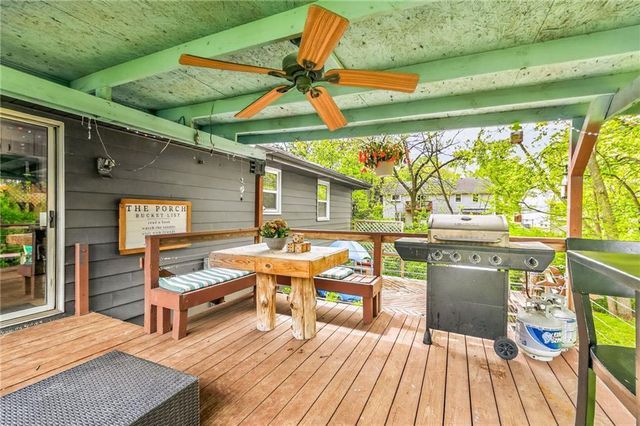 825 SW PLEASANT Drive, Lee's Summit, MO 64081