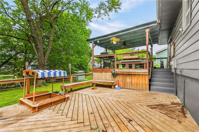 825 SW PLEASANT Drive, Lee's Summit, MO 64081