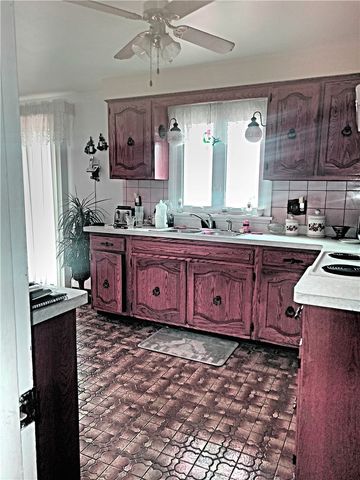 9 Iland Drive, Gates, NY 14624