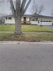 9 Iland Drive, Gates, NY 14624