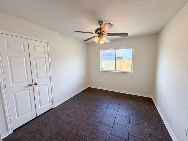1706 Barlow Trl, Corpus Christi, TX 78410