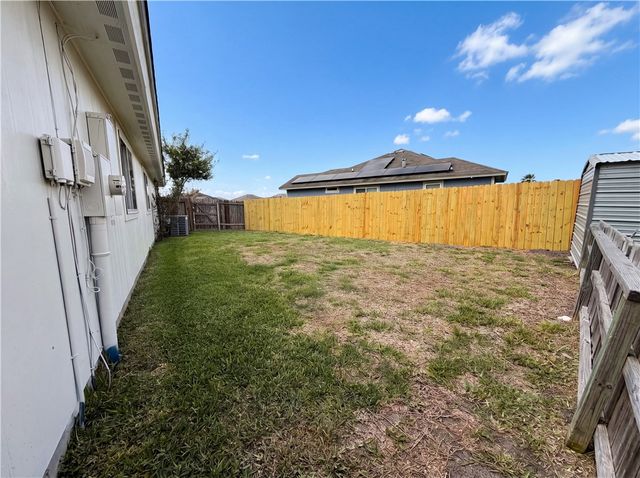 1706 Barlow Trl, Corpus Christi, TX 78410