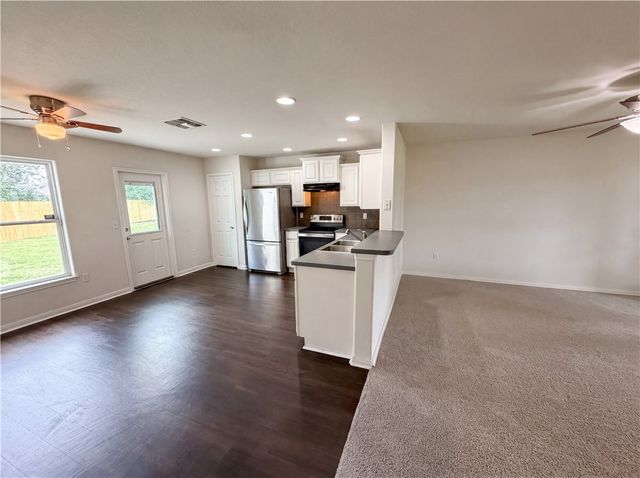 1706 Barlow Trl, Corpus Christi, TX 78410