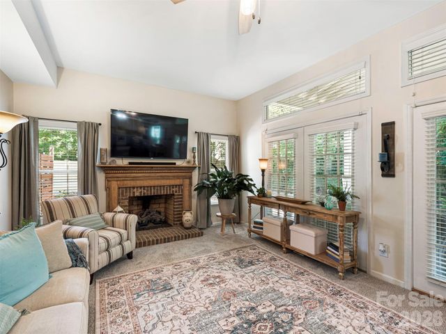 12401 Bentcreek Lane, Matthews, NC 28105