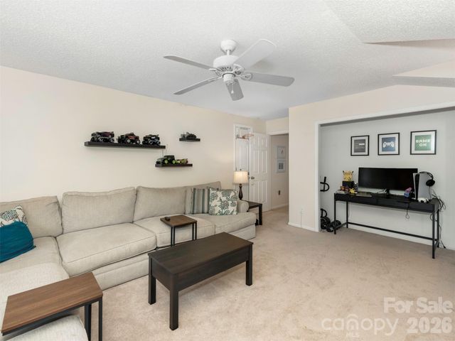 12401 Bentcreek Lane, Matthews, NC 28105