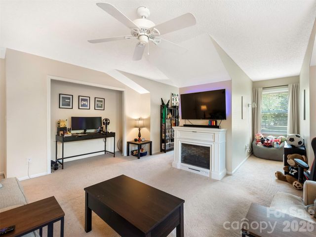 12401 Bentcreek Lane, Matthews, NC 28105