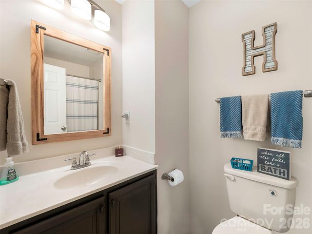 12401 Bentcreek Lane, Matthews, NC 28105
