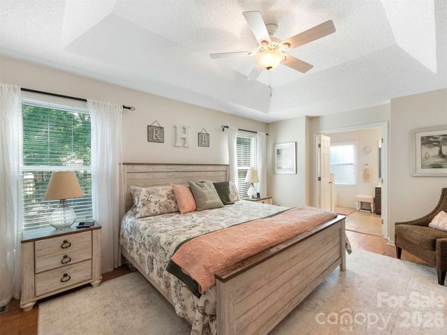 12401 Bentcreek Lane, Matthews, NC 28105