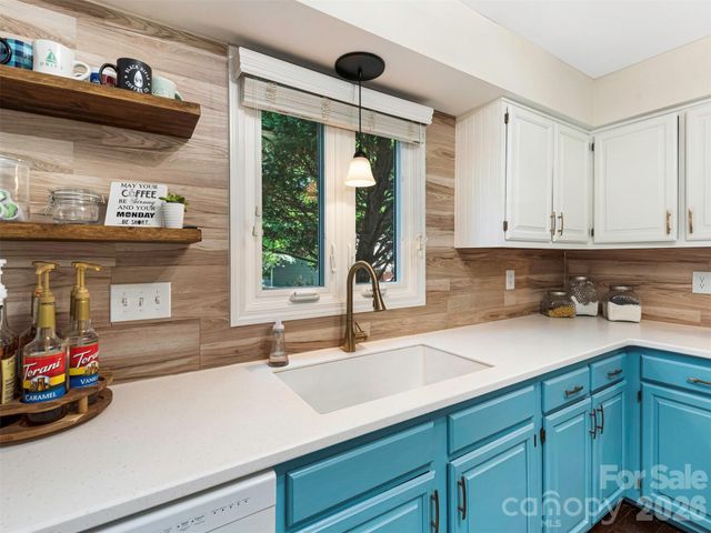 12401 Bentcreek Lane, Matthews, NC 28105