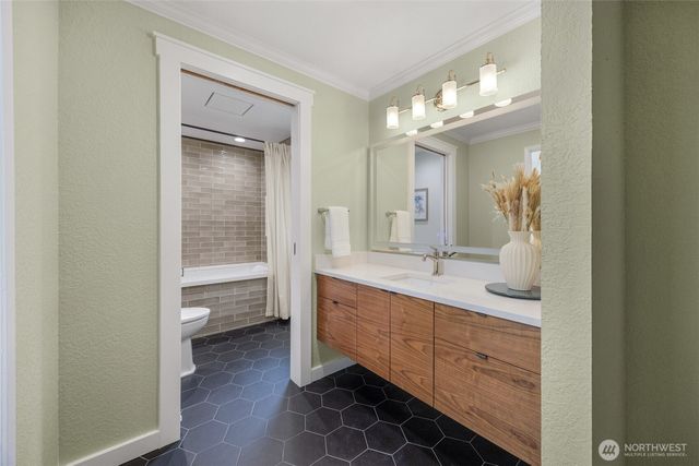 28622 183rd Court SE, Kent, WA 98042