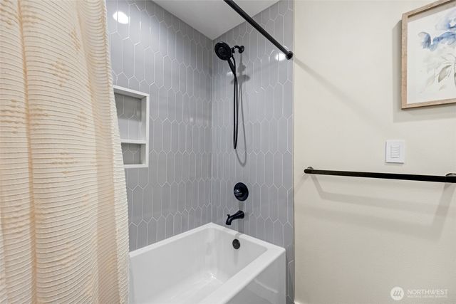 28622 183rd Court SE, Kent, WA 98042