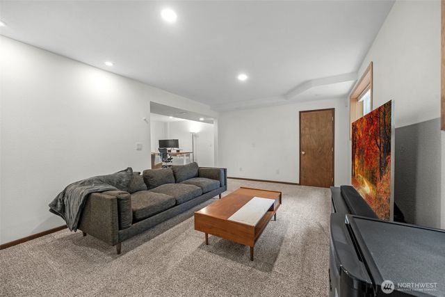 28622 183rd Court SE, Kent, WA 98042