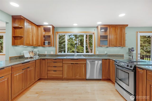 28622 183rd Court SE, Kent, WA 98042