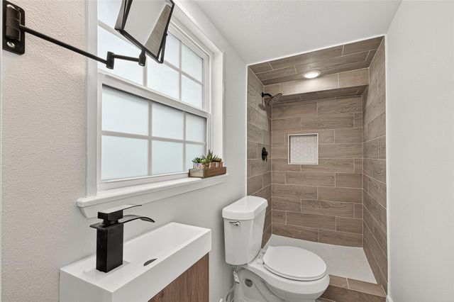 1814 33rd Street, Galveston, TX 77550