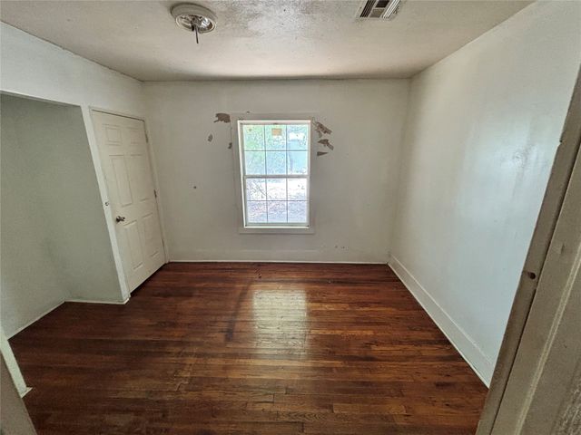 5524 E Tecumseh Street, Tulsa, OK 74115