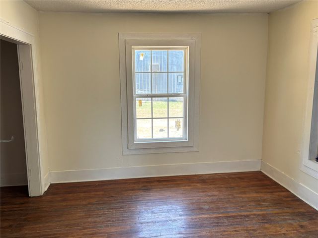 5524 E Tecumseh Street, Tulsa, OK 74115