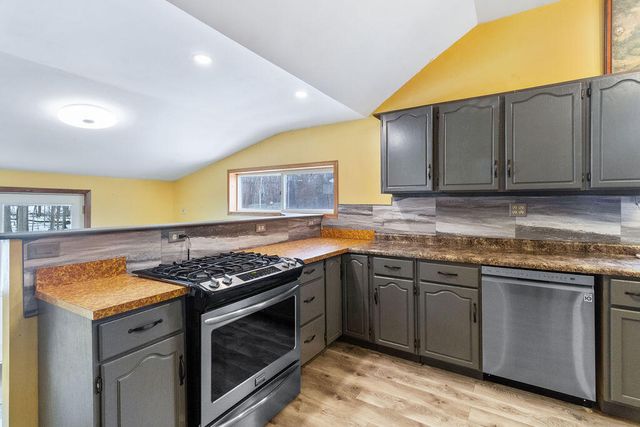 214 Woodlawn Avenue, Chesterton, IN 46304