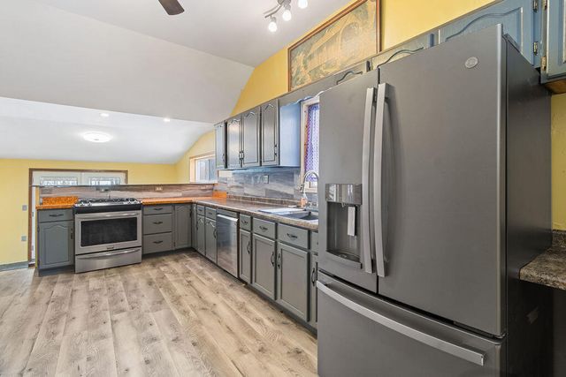 214 Woodlawn Avenue, Chesterton, IN 46304