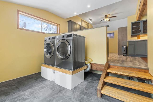 214 Woodlawn Avenue, Chesterton, IN 46304