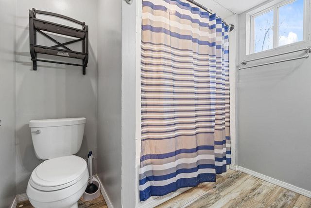 214 Woodlawn Avenue, Chesterton, IN 46304