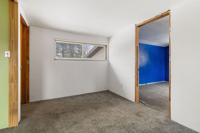 214 Woodlawn Avenue, Chesterton, IN 46304