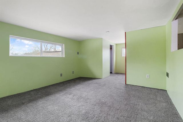 214 Woodlawn Avenue, Chesterton, IN 46304