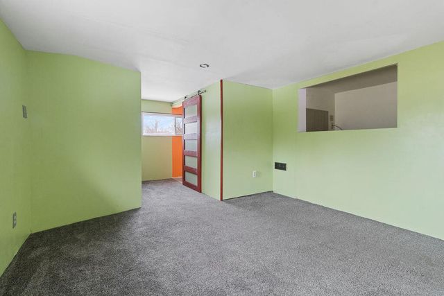 214 Woodlawn Avenue, Chesterton, IN 46304