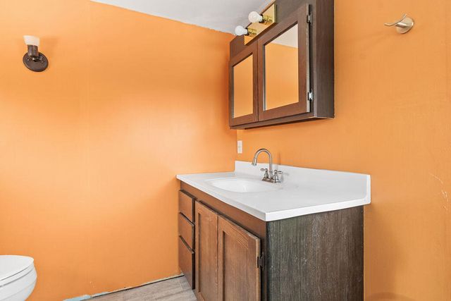 214 Woodlawn Avenue, Chesterton, IN 46304