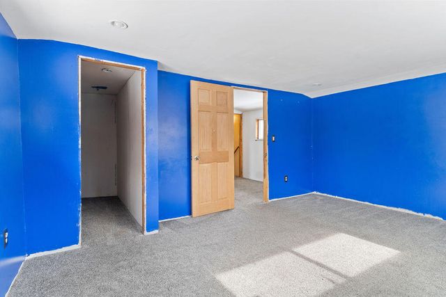 214 Woodlawn Avenue, Chesterton, IN 46304