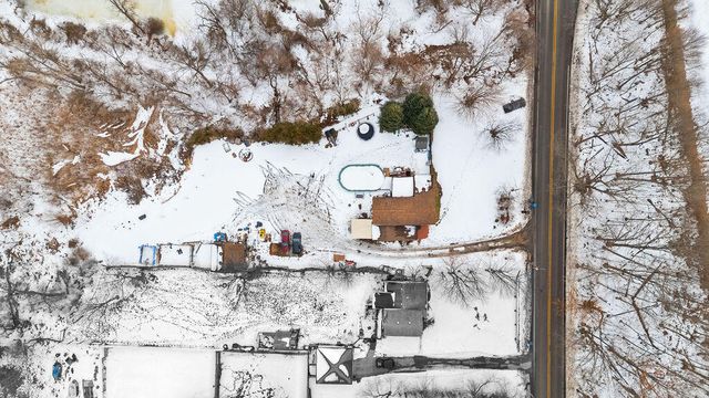 214 Woodlawn Avenue, Chesterton, IN 46304