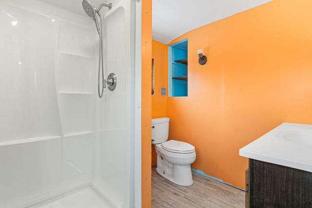 214 Woodlawn Avenue, Chesterton, IN 46304