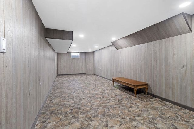 214 Woodlawn Avenue, Chesterton, IN 46304