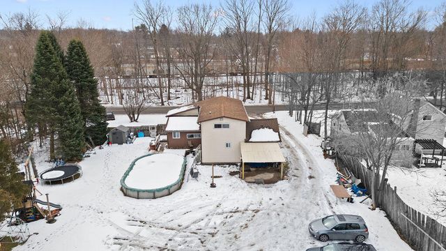 214 Woodlawn Avenue, Chesterton, IN 46304