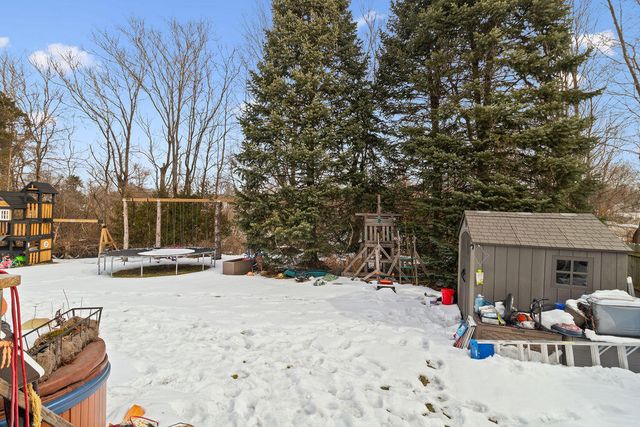 214 Woodlawn Avenue, Chesterton, IN 46304