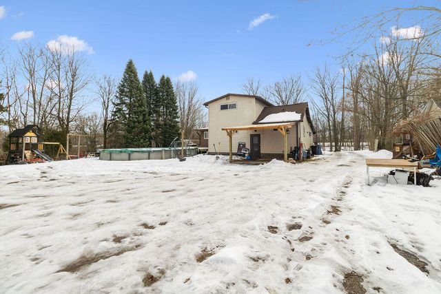 214 Woodlawn Avenue, Chesterton, IN 46304