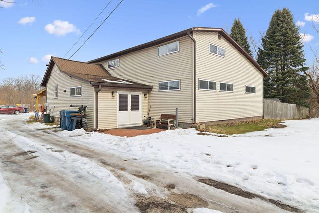 214 Woodlawn Avenue, Chesterton, IN 46304