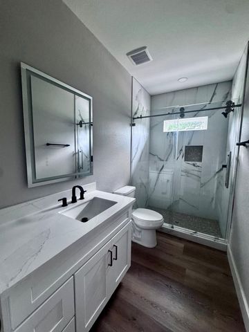 3207 Ave I, Bay City, TX 77414