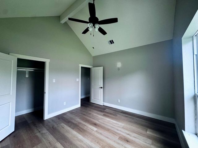 3207 Ave I, Bay City, TX 77414