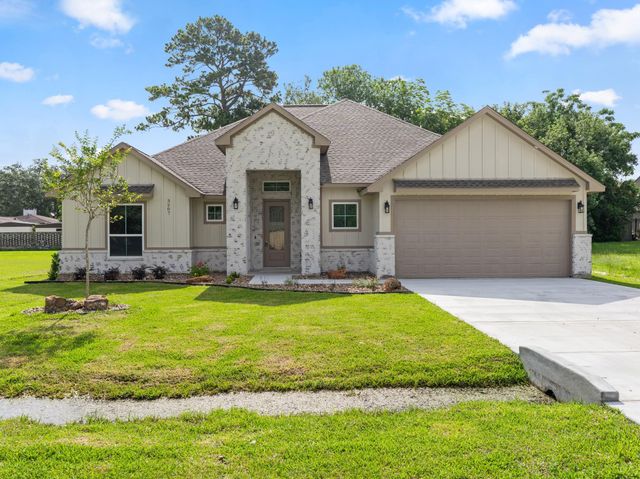 3207 Ave I, Bay City, TX 77414