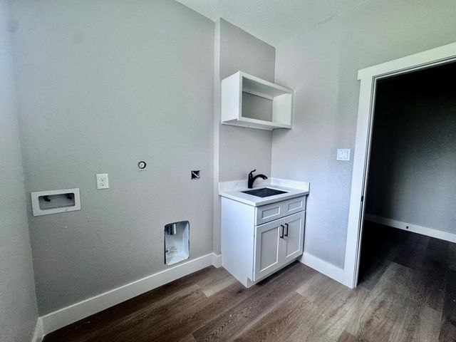 3207 Ave I, Bay City, TX 77414