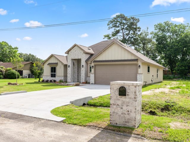 3207 Ave I, Bay City, TX 77414