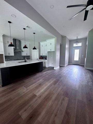 3207 Ave I, Bay City, TX 77414