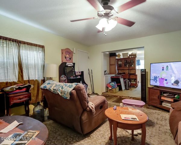 4420 SPOTTSWOOD Road N, Jacksonville, FL 32208