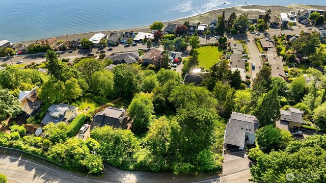 5213 SW Jacobsen Road, Seattle, WA 98033