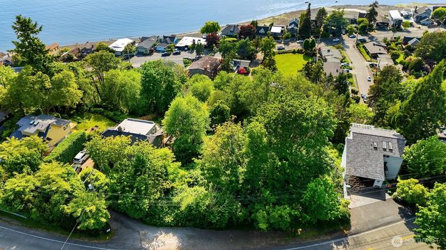 5213 SW Jacobsen Road, Seattle, WA 98033