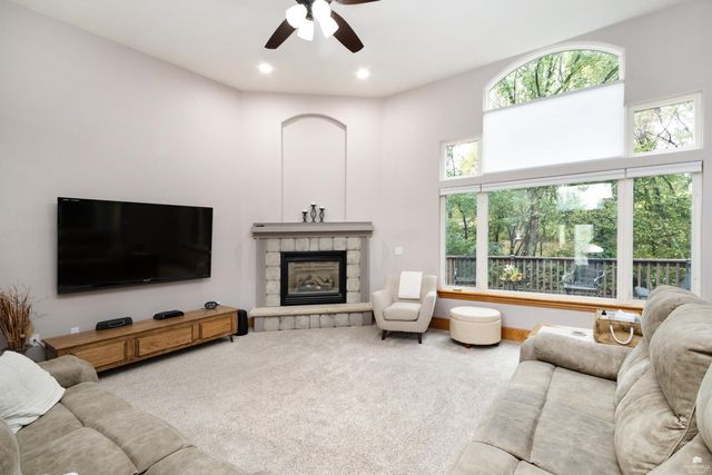 4320 Rebecca Lane, Wamego, KS 66547