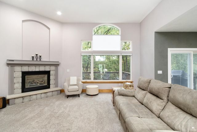 4320 Rebecca Lane, Wamego, KS 66547